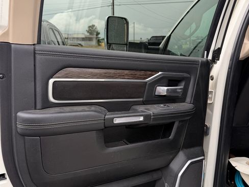 Certified 2019 RAM 2500 Laramie AWD/4WD image 11