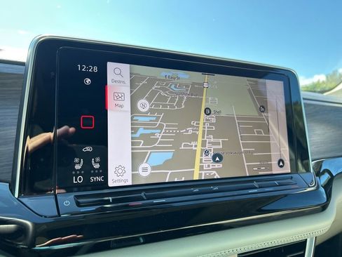 Used 2025 Volkswagen Atlas SEL Premium R-Line image 36