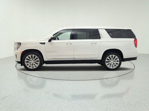 Used 2022 GMC Yukon XL Denali RWD image 8