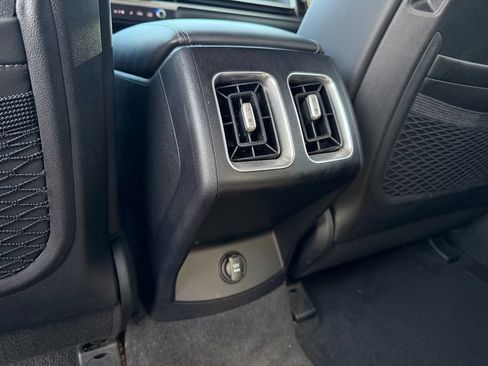 Certified 2025 Kia Sorento EX w/ Panoramic Sunroof Package FWD image 30