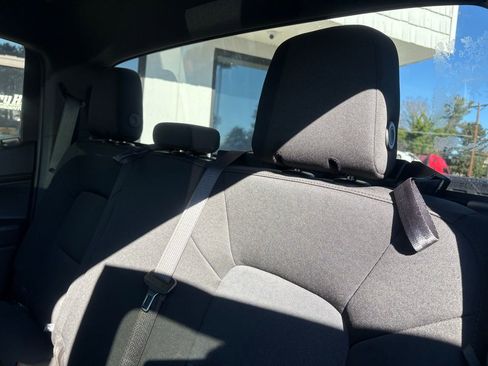 Used 2024 Chevrolet Colorado W/T image 5