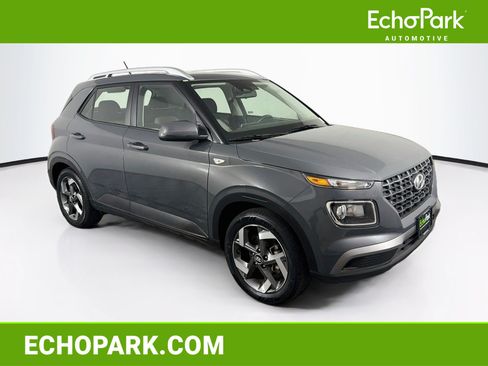 Used 2025 Hyundai Venue SEL FWD image 1