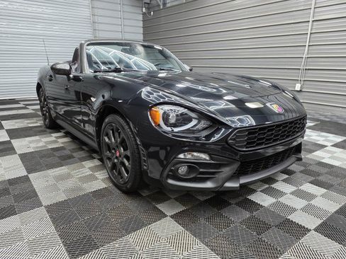 Used 2020 FIAT 124 Spider Abarth w/ Convenience Group RWD image 4