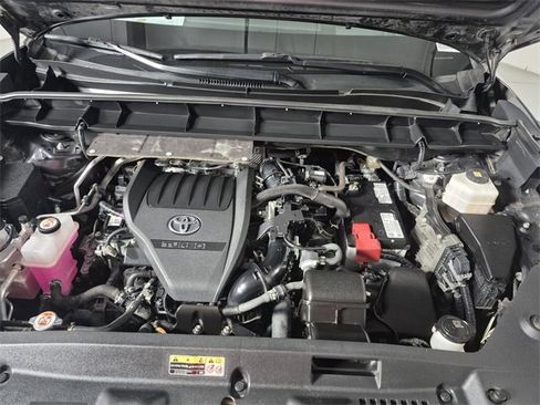 Used 2023 Toyota Highlander Platinum image 9