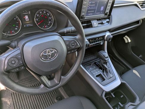 Used 2022 Toyota RAV4 LE image 15