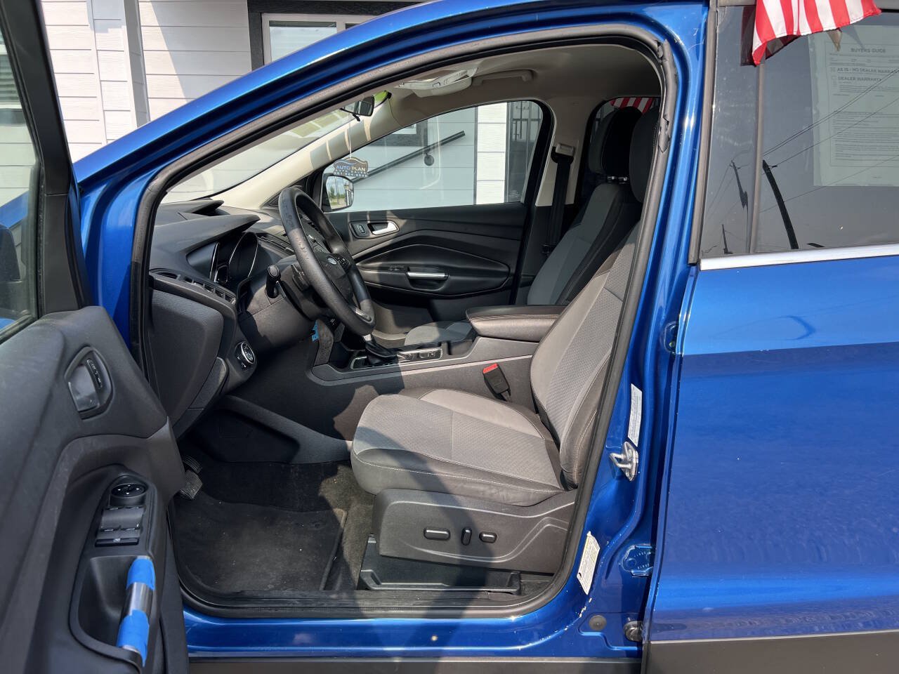 Used 2017 Ford Escape SE FWD image 12