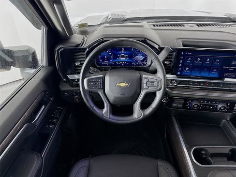 Used 2025 Chevrolet Silverado 2500 LTZ w/ LTZ Premium Package AWD/4WD image 25