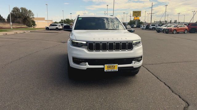 Used 2025 Jeep Wagoneer 4WD image 3