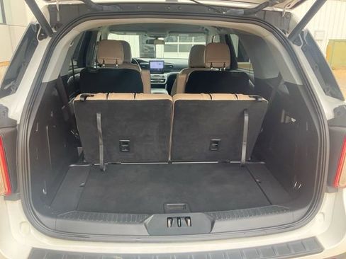 Used 2022 Ford Explorer XLT AWD/4WD image 27