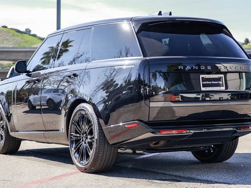 Used 2023 Land Rover Range Rover SE image 6
