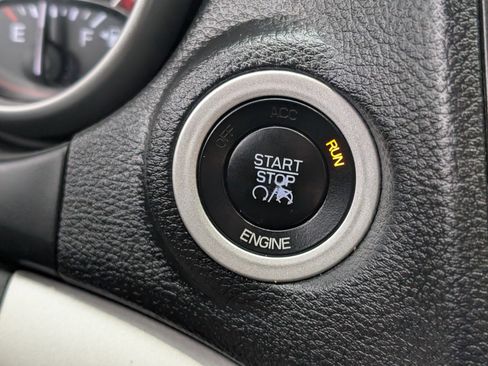 Used 2015 Dodge Journey SXT w/ Flexible Seating Group image 24