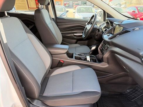 Used 2019 Ford Escape SE image 22