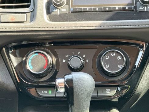 Used 2018 Honda HR-V LX image 18