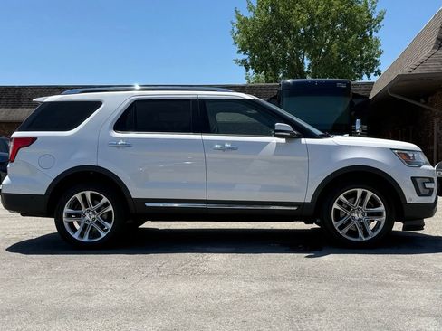 Used 2016 Ford Explorer Limited w/ Equipment Group 301A AWD/4WD image 6