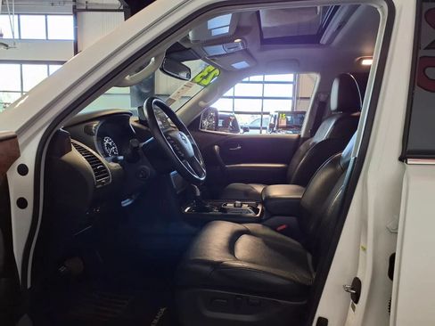 Used 2023 Nissan Armada SL w/ Captain's Chairs Package AWD/4WD image 18