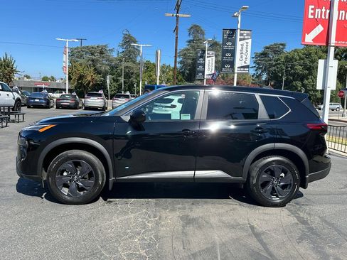 Used 2026 Nissan Rogue SV w/ Cold Weather Package FWD image 3