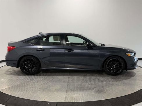 Used 2023 Honda Civic Sport image 7