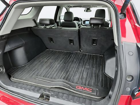Used 2018 GMC Terrain SLT w/ Preferred Package FWD image 32