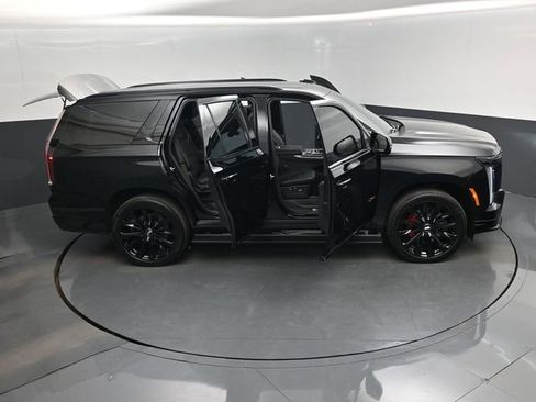 Used 2026 Cadillac Escalade V w/ LPO, ONYX Package AWD/4WD image 18