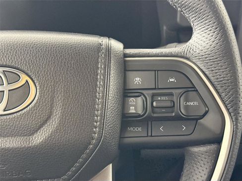 Certified 2025 Toyota Tacoma TRD Off-Road image 18