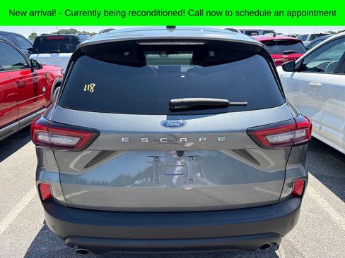 Used 2025 Ford Escape ST-Line w/ Tech Pack #1 FWD image 5