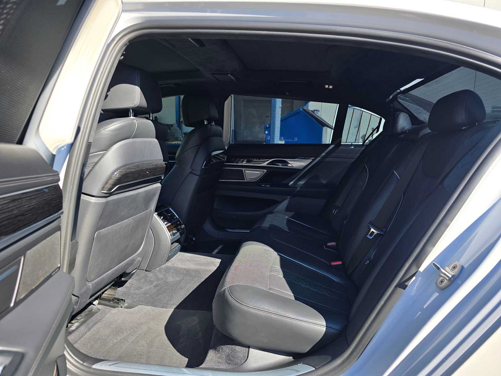Used 2018 BMW 750i RWD image 16