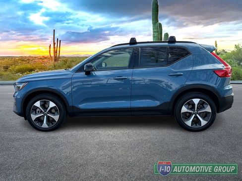 Used 2023 Volvo XC40 B4 Plus w/ Protection Package Premier FWD image 6