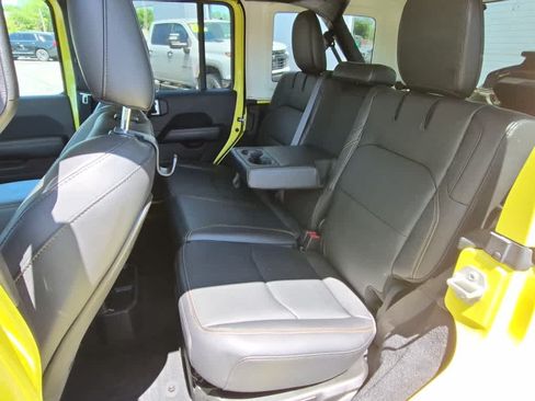 Used 2024 Jeep Wrangler Unlimited Sahara AWD/4WD image 7