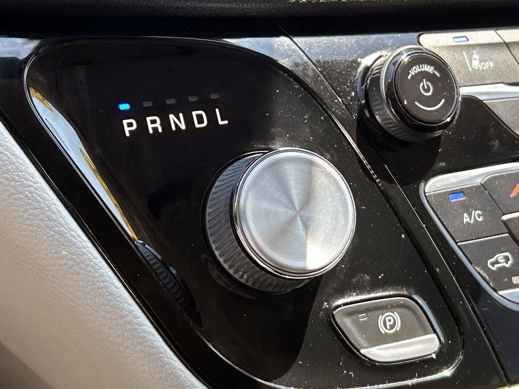 Used 2022 Chrysler Pacifica Touring-L FWD image 28