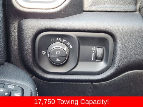 Used 2025 RAM 2500 Big Horn AWD/4WD image 33