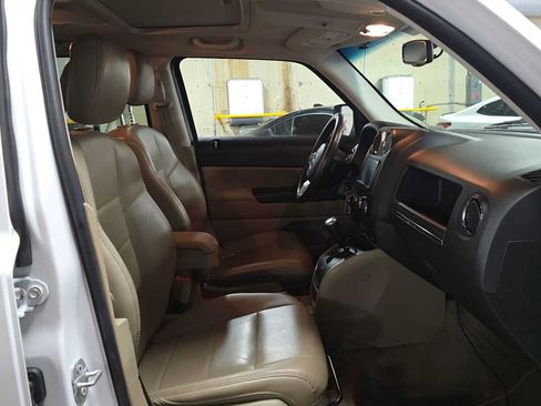Used 2015 Jeep Patriot High Altitude AWD/4WD image 10