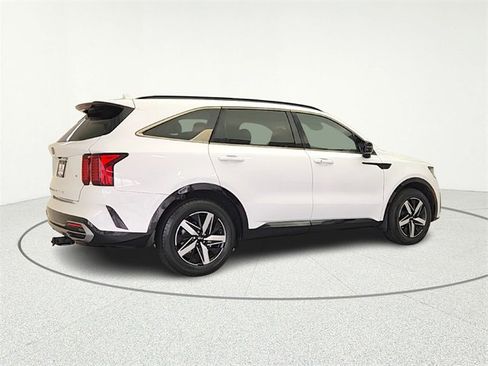 Used 2021 Kia Sorento S image 8