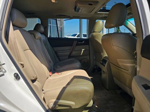 Used 2010 Toyota Highlander Limited AWD/4WD image 13