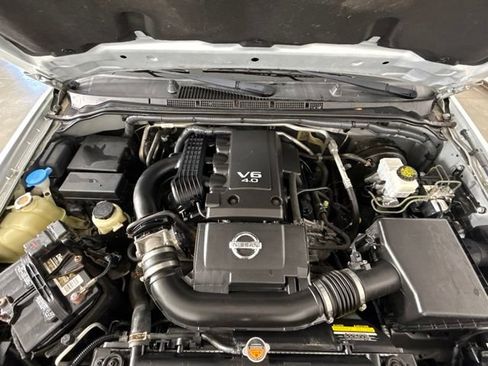Used 2018 Nissan Frontier PRO-4X AWD/4WD image 12