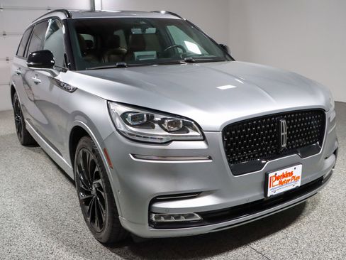 Used 2023 Lincoln Aviator Reserve w/ Equipment Group 201A AWD/4WD image 5