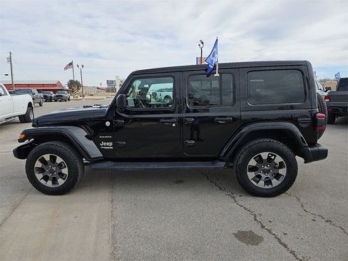 Used 2020 Jeep Wrangler Unlimited Sahara image 2
