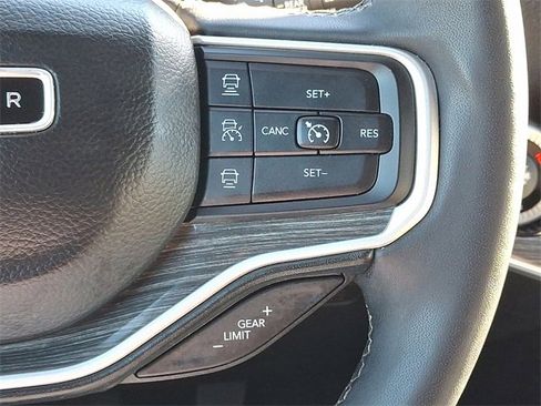 Used 2022 Jeep Wagoneer Series III w/ Flexible Seating Group image 23