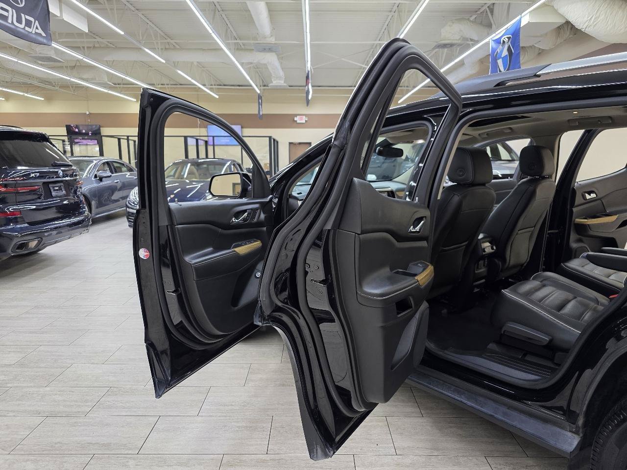 Used 2017 GMC Acadia Denali AWD/4WD image 16