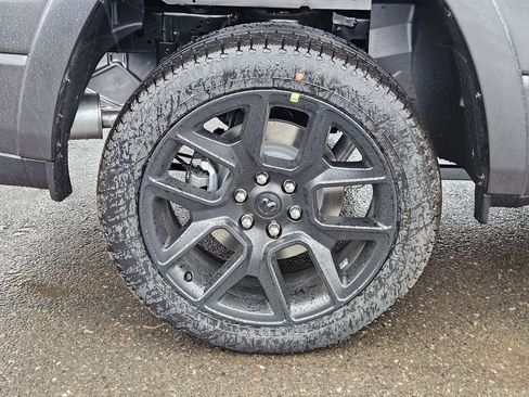 New 2026 RAM 1500 Laramie AWD/4WD image 9