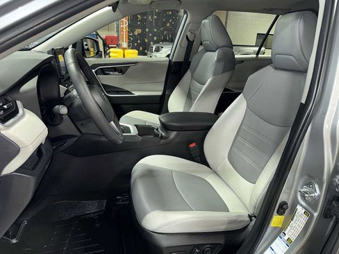Certified 2022 Toyota RAV4 XLE Premium image 15