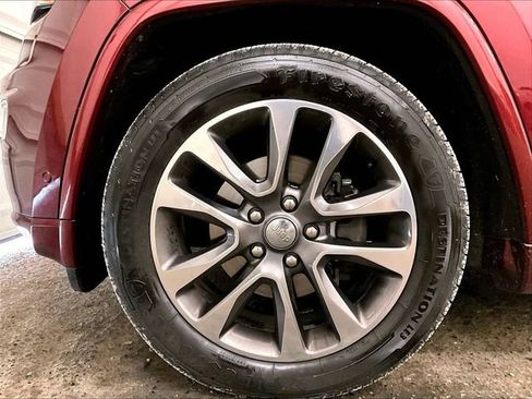 Used 2018 Jeep Grand Cherokee Overland AWD/4WD image 9