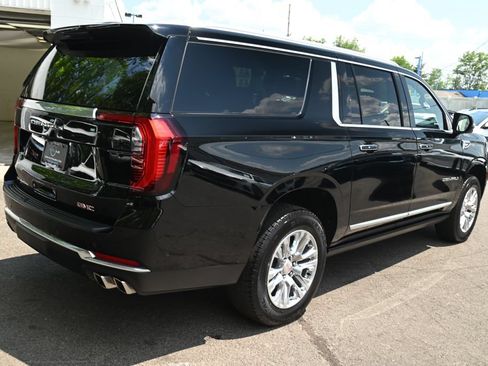Used 2026 GMC Yukon XL Denali w/ Sun & Power Step Package AWD/4WD image 2