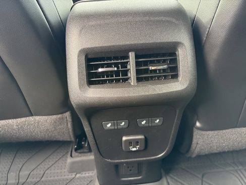 Used 2021 Chevrolet Equinox Premier AWD/4WD image 41
