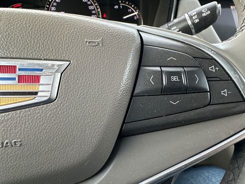 Used 2018 Cadillac XT5 Luxury w/ Driver Awareness Package image 26