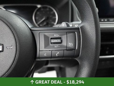 Used 2024 Nissan Rogue S image 33