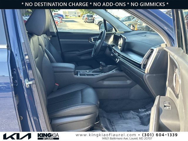 Used 2025 Kia Sorento S AWD/4WD image 16