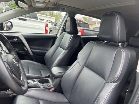Used 2017 Toyota RAV4 Limited image 13