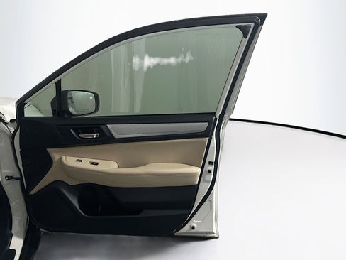 Used 2018 Subaru Outback 2.5i Premium image 34