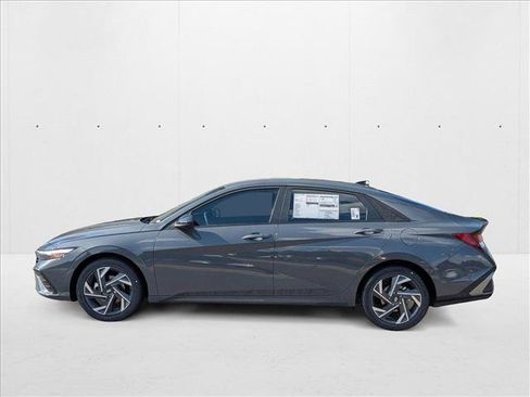 New 2025 Hyundai Elantra Sport image 5