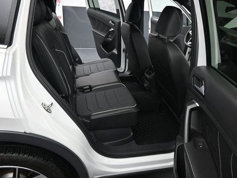 Used 2024 Volkswagen Tiguan SEL R-Line image 23